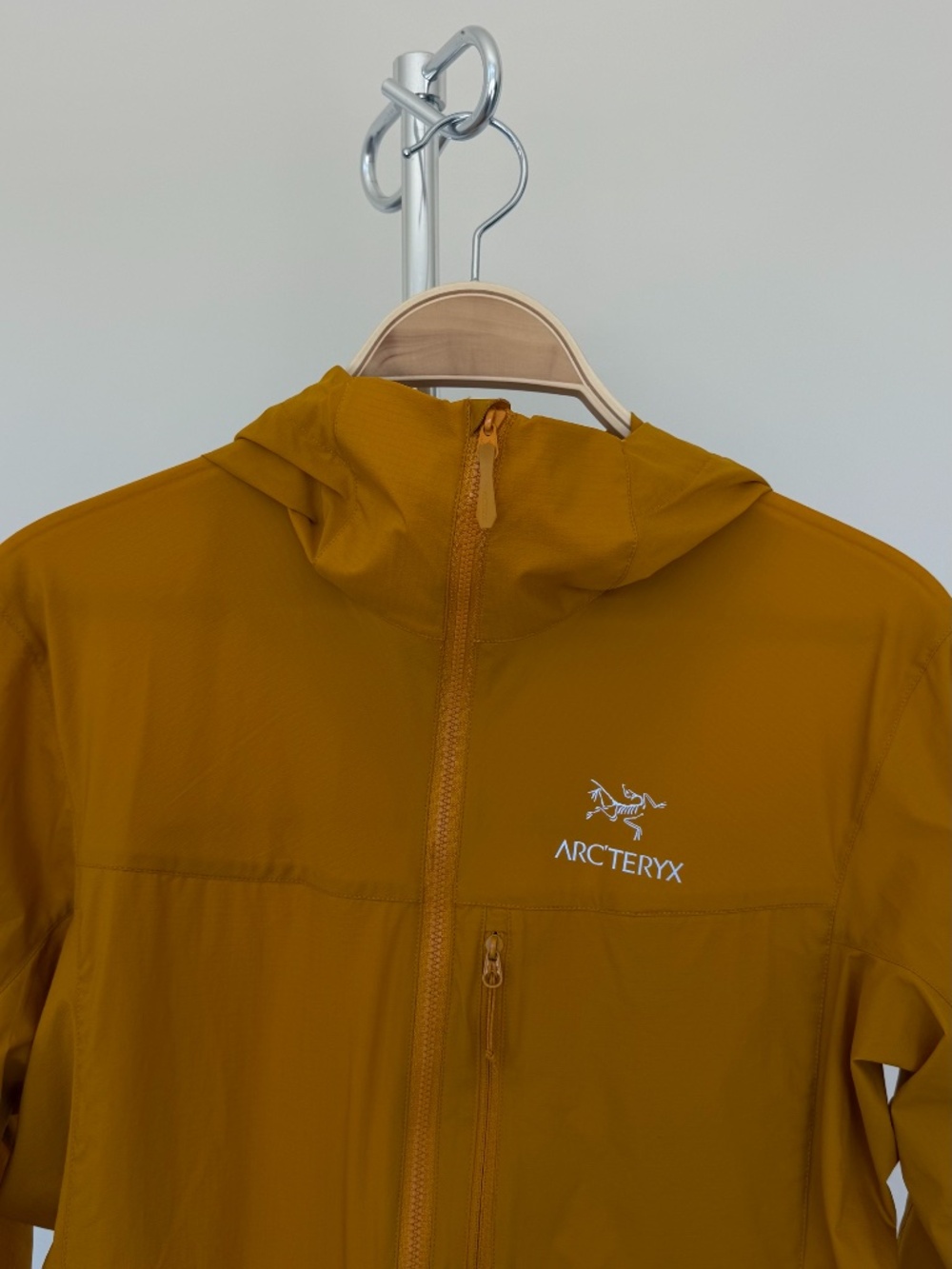 Arc’teryx Women’s Lightweight Hooded Jacket Size M Mustard Yellow - Picture 2 of 9